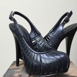 BCBG platform leather sandal 5.5